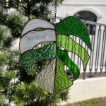 Monstera Suncatcher Stained Glass Leaf Window Wall Hanging Home Decor Green Nature Ornament  Birthday Gift for Grandma Plant Lovers