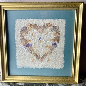 Vintage Pressed Flower Heart Art – Handmade Paper Floral Wall Art in Gold Frame